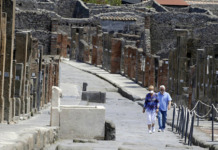 Una coppia di americani aspetta 80 giorni per visitare gli Scavi di Pompei