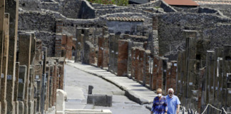 Una coppia di americani aspetta 80 giorni per visitare gli Scavi di Pompei